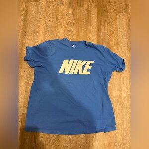 Men’s Nike Blue  Short Sleeve Tee. Size XXL